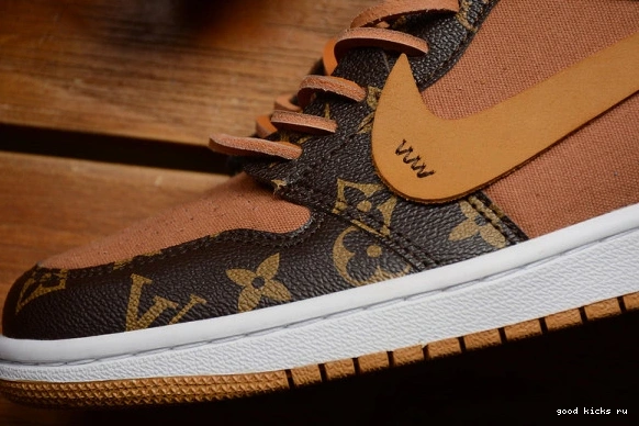 (WITH -LouiV CASE) JORDAN AIR AQ0818-158 AQ0818-158 O-W 1 0402